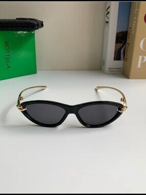 Bottega Veneta Black Cat-Eye Knot Sunnies